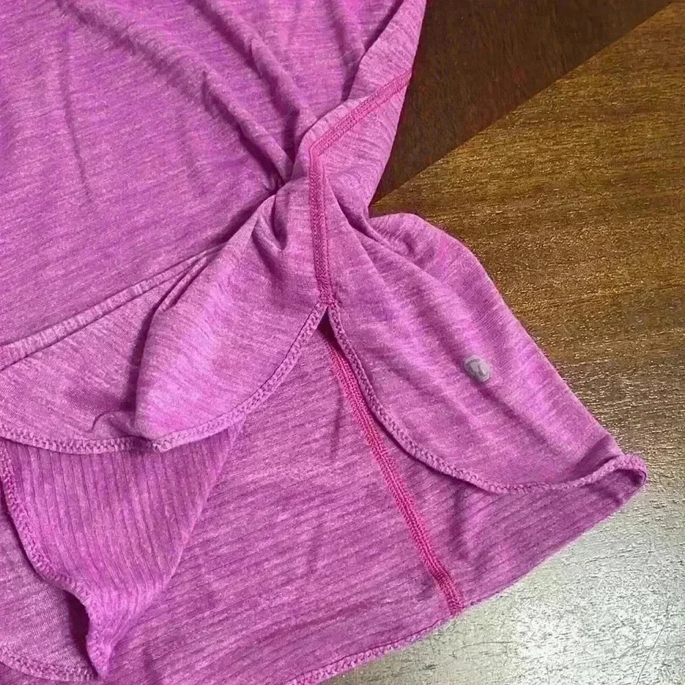 Lululemon What The Sport Singlet II
Heathered Ultra Violet / Alarming - Picture 10 of 10